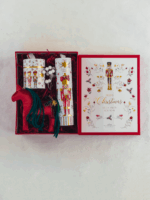 Festive Set γούρι 2026 Red Horse και Καρυοθραύστης